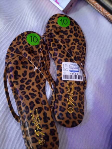 MAX SELECTION SLIPPERS