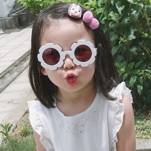 Children Sunglasses With Cartoon Character Case